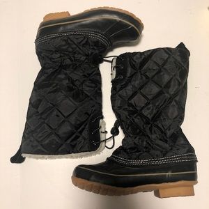 Khombu NWOT winter, ski and snow boots size 6